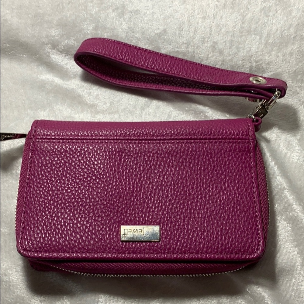 Jewell wristlet
